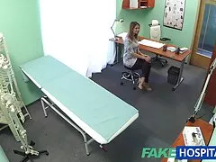 素人カメラの前で初見に対して処女が応えました 若い 女性 の エロ 動画