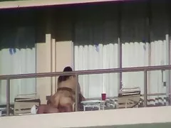 ジューシーな大幅なふわふわの吸引 セックス したい 女 動画