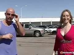 下品な乱交はみんなで酔って参加者によって練習されています 女子 動画 エロ