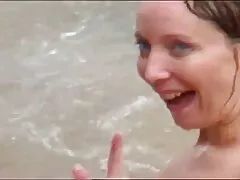 男は妻の足を舐めるのが好きで、脚の間で自慰行為をする アダルト 動画 女性 無料