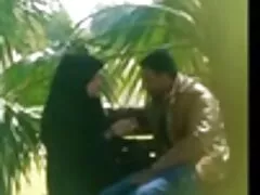 熱いシャワーを浴びる。 若い 女性 エロ 動画