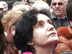 若い男のハード性交ですべての穴と大きなコック 素人 動画 女性